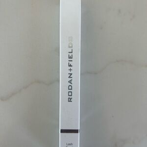 Rodan and Fields Lash Boost Lash growth serum